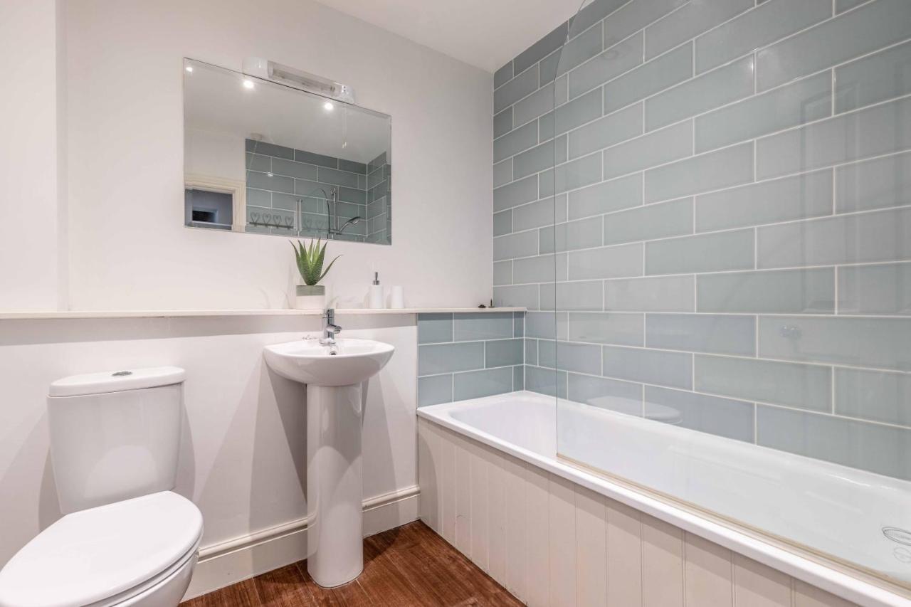 Cosy Central Windsor Apartment & Free Parking! Exteriör bild
